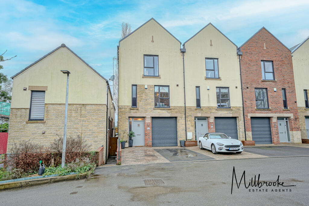 3 bed Town House for rent in Manchester. From Millbrooke Lettings