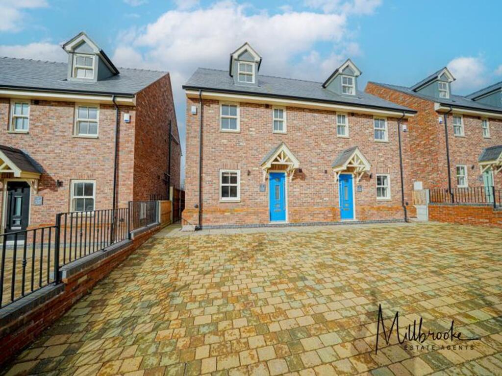 4 bed Semi Detached for rent in Atherton. From Millbrooke Estate Agents - Worsley 4 bed Semi Detached for rent in Atherton. From Millbrooke Estate Agents - Worsley