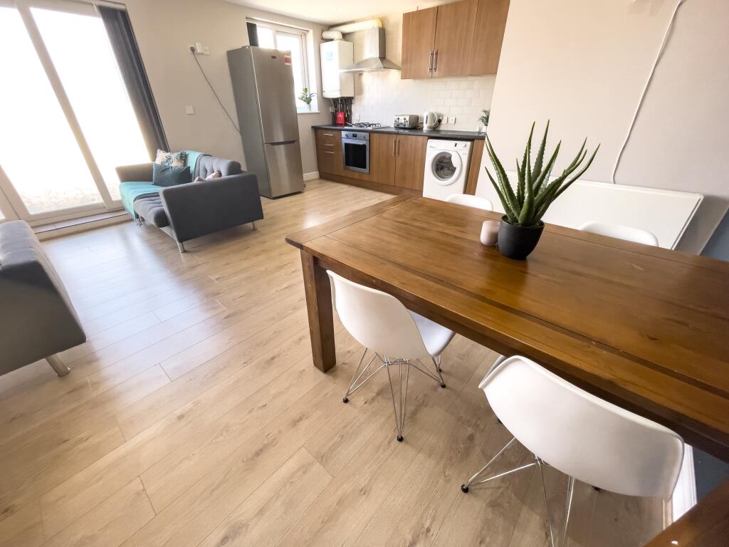 5 bed 1st Floor Flat for rent in Liverpool. From Address Properties - Liverpool 5 bed 1st Floor Flat for rent in Liverpool. From Address Properties - Liverpool