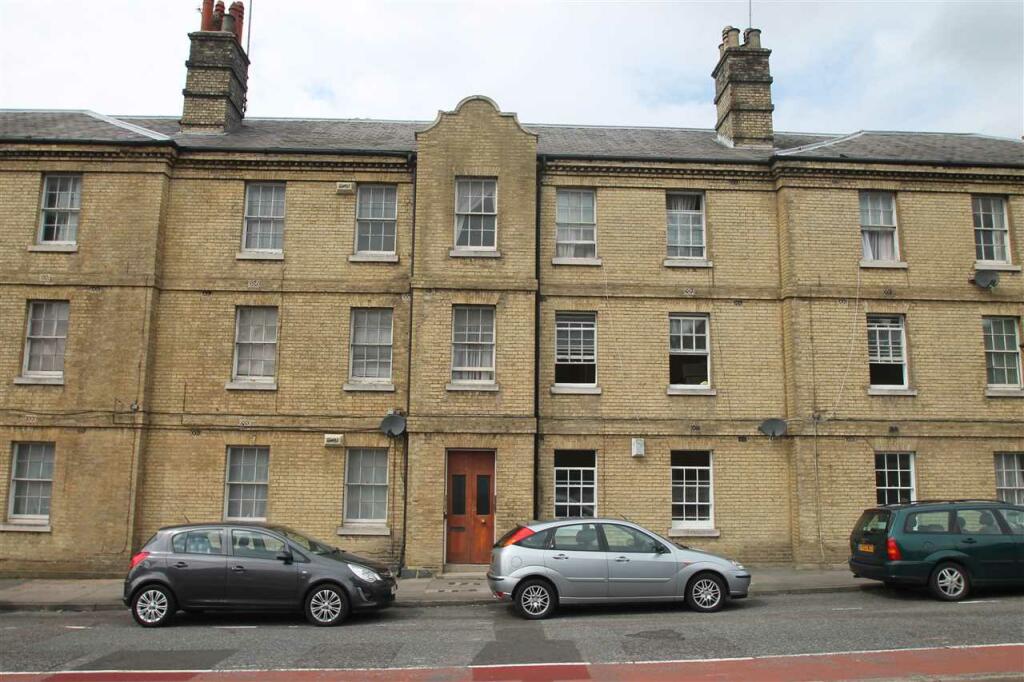 3 bed Apartment for rent in Chatham. From Richmond Chase
