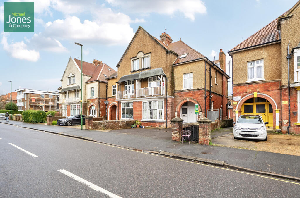1 bed 1st Floor Flat for rent in Littlehampton. From Michael Jones & Company - New Homes