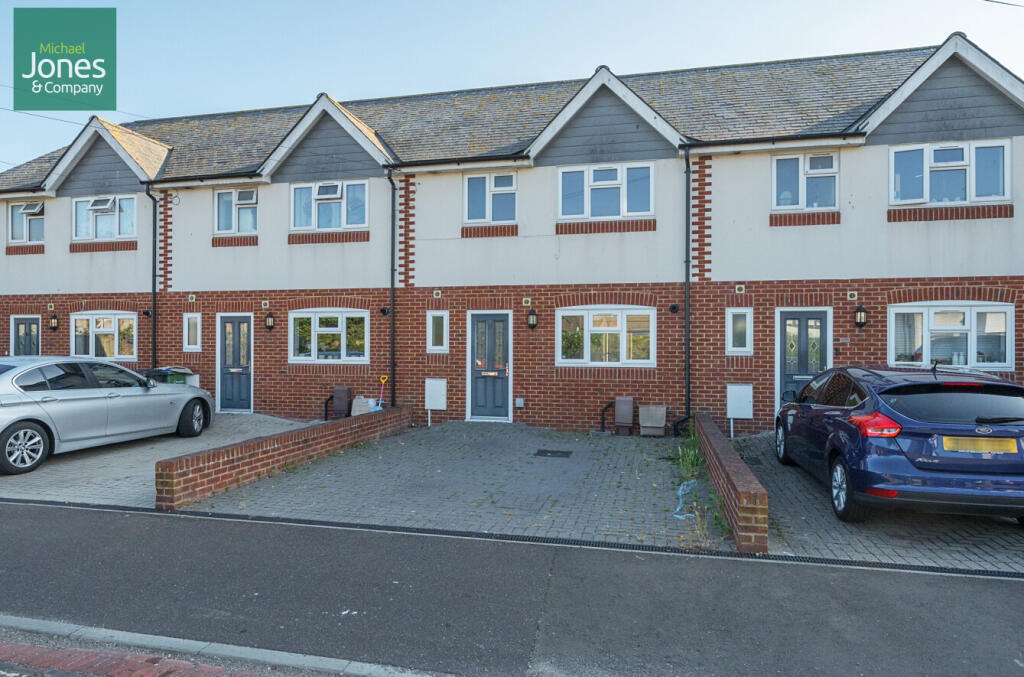 3 bed Mid Terraced House for rent in Bognor Regis. From Michael Jones & Company - New Homes 3 bed Mid Terraced House for rent in Bognor Regis. From Michael Jones & Company - New Homes