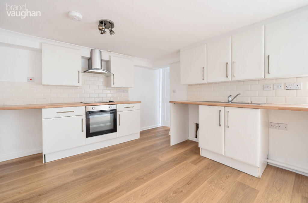 2 bed 1st Floor Flat for rent in Portslade-by-Sea. From Michael Jones & Company - New Homes 2 bed 1st Floor Flat for rent in Portslade-by-Sea. From Michael Jones & Company - New Homes
