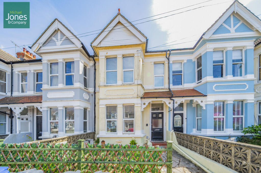 4 bed 1st Floor Flat for rent in Worthing. From Michael Jones & Company - New Homes