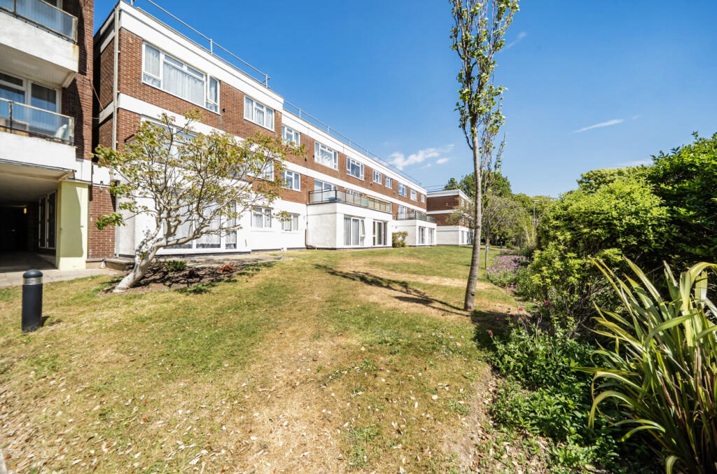 2 bed 1st Floor Flat for rent in Worthing. From Michael Jones & Company - New Homes 2 bed 1st Floor Flat for rent in Worthing. From Michael Jones & Company - New Homes