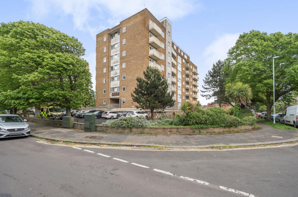 2 bed 1st Floor Flat for rent in Worthing. From Michael Jones & Company - New Homes 2 bed 1st Floor Flat for rent in Worthing. From Michael Jones & Company - New Homes