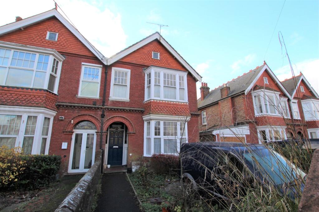 4 bed 1st Floor Flat for rent in Worthing. From Michael Jones & Company - New Homes