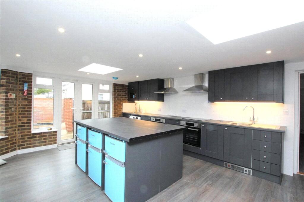 4 bed House Share for rent in Clapham. From Michael Jones & Company - New Homes