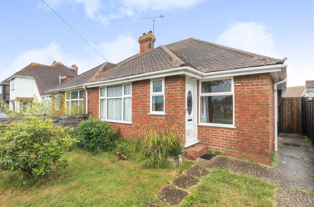 2 bed Bungalow for rent in Littlehampton. From Michael Jones & Company - New Homes 2 bed Bungalow for rent in Littlehampton. From Michael Jones & Company - New Homes