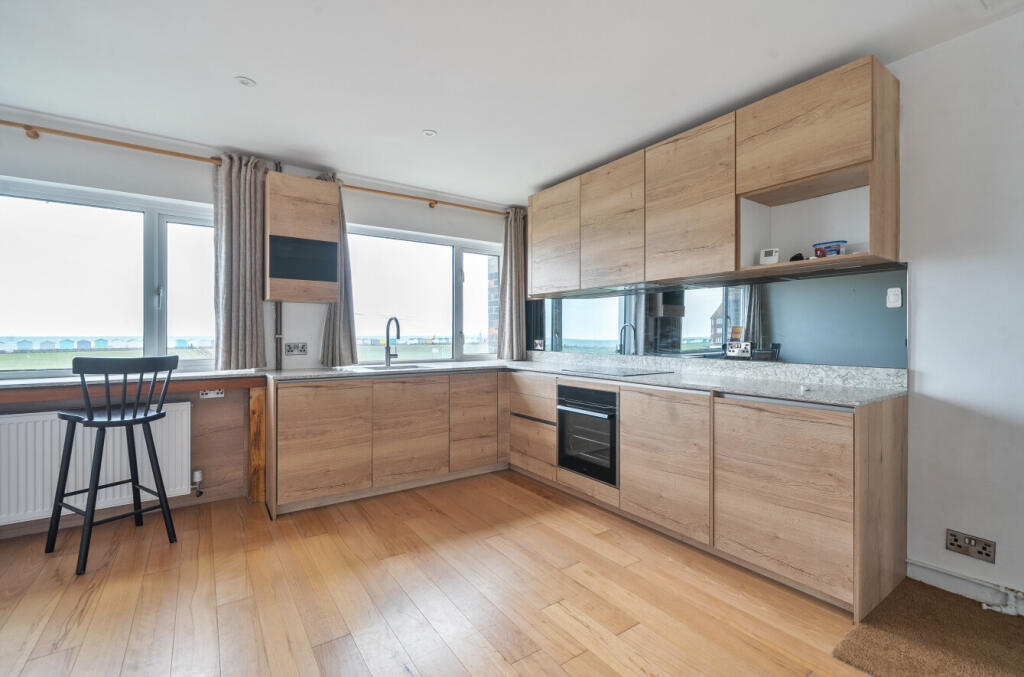 1 bed 1st Floor Flat for rent in Sompting. From Michael Jones & Company - New Homes