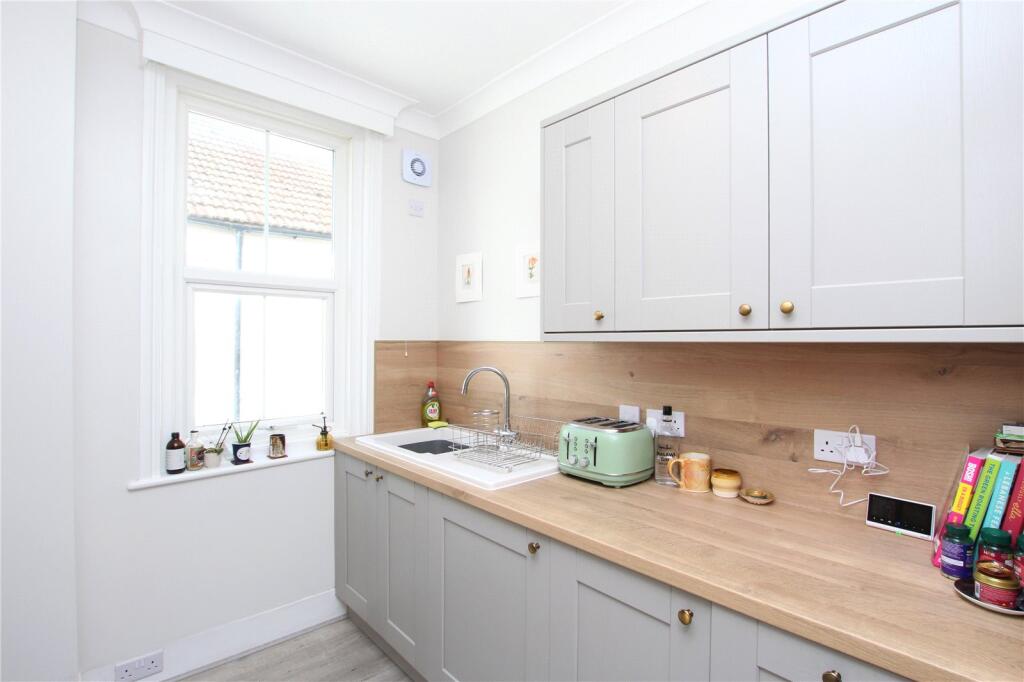 2 bed 1st Floor Flat for rent in Findon. From Michael Jones & Company - New Homes 2 bed 1st Floor Flat for rent in Findon. From Michael Jones & Company - New Homes