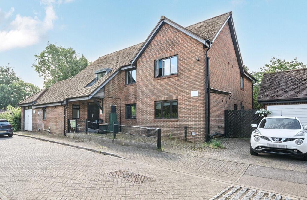 4 bed House Share for rent in Clapham. From Michael Jones & Company - New Homes