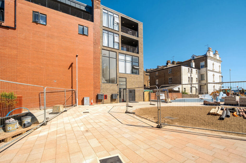2 bed 1st Floor Flat for rent in Worthing. From Michael Jones & Company - New Homes