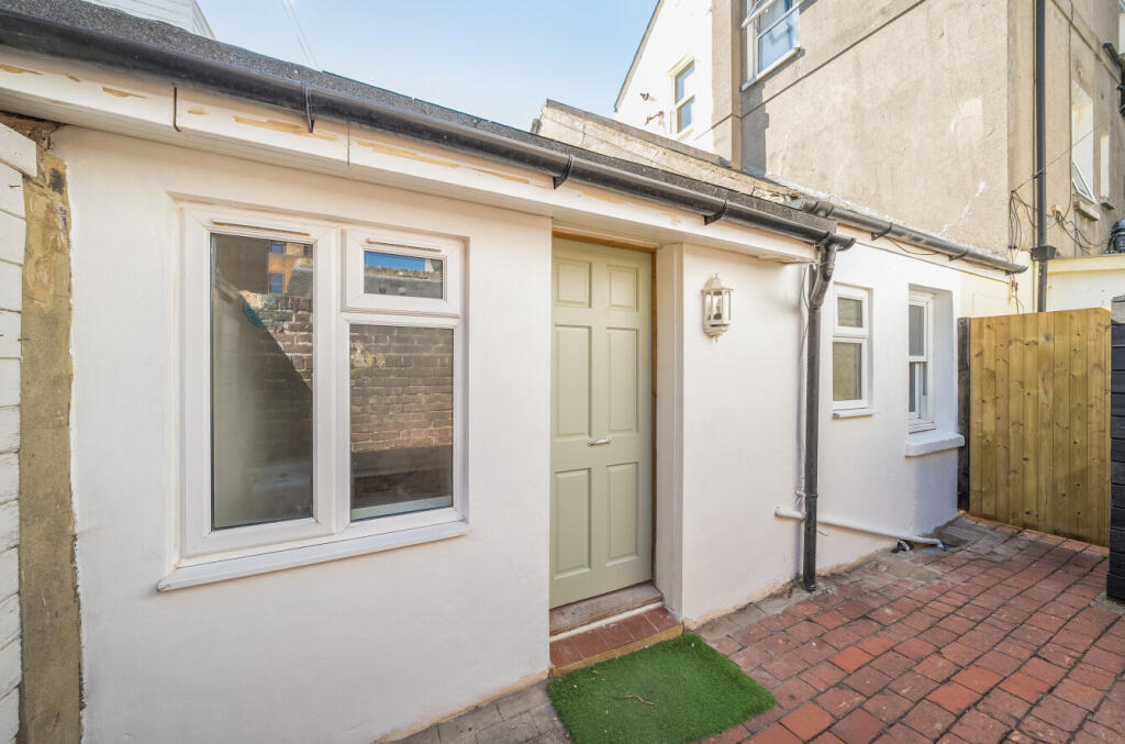 1 bed House (unspecified) for rent in Worthing. From Michael Jones & Company - New Homes