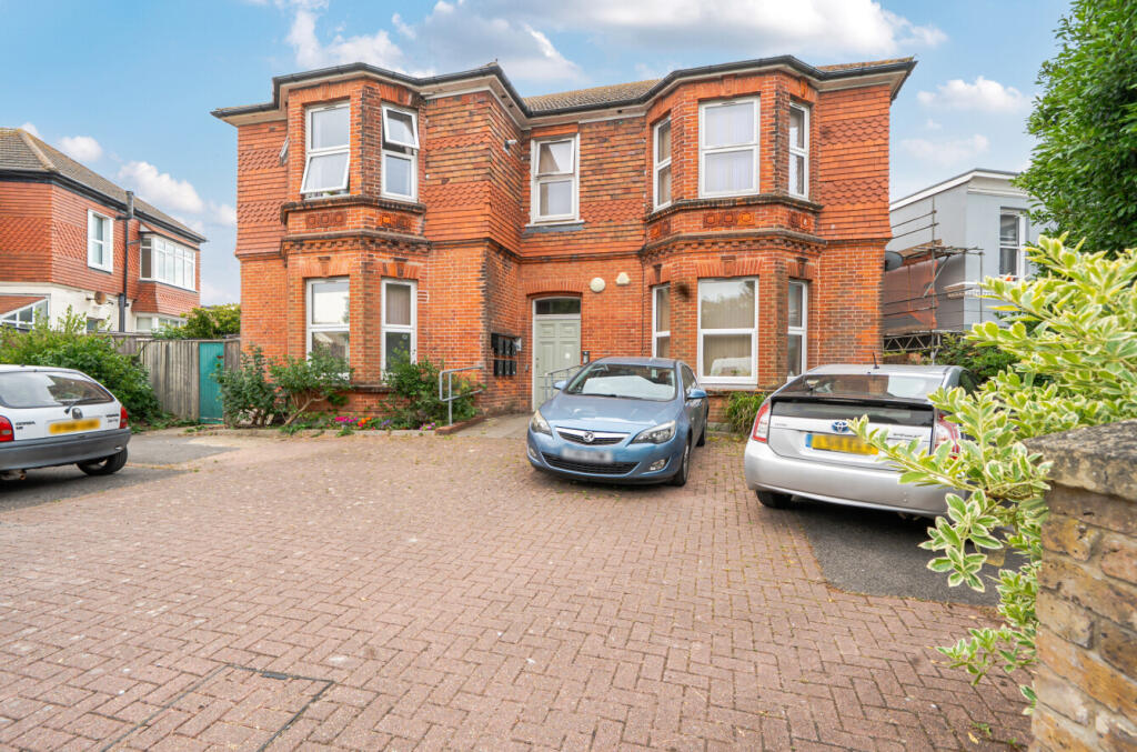1 bed 1st Floor Flat for rent in Worthing. From Michael Jones & Company - New Homes 1 bed 1st Floor Flat for rent in Worthing. From Michael Jones & Company - New Homes