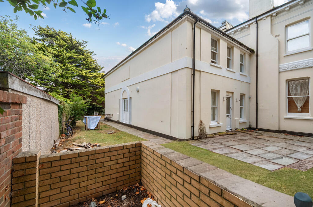1 bed 1st Floor Flat for rent in Worthing. From Michael Jones & Company - New Homes 1 bed 1st Floor Flat for rent in Worthing. From Michael Jones & Company - New Homes