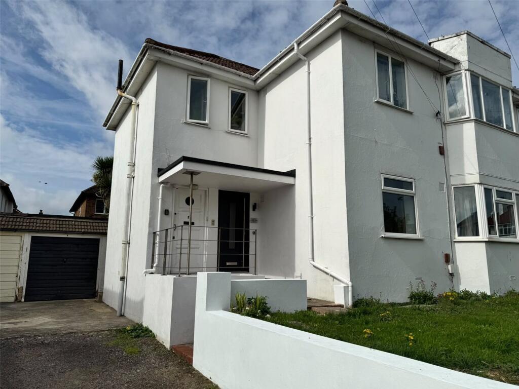3 bed 1st Floor Flat for rent in Worthing. From Michael Jones & Company - New Homes 3 bed 1st Floor Flat for rent in Worthing. From Michael Jones & Company - New Homes