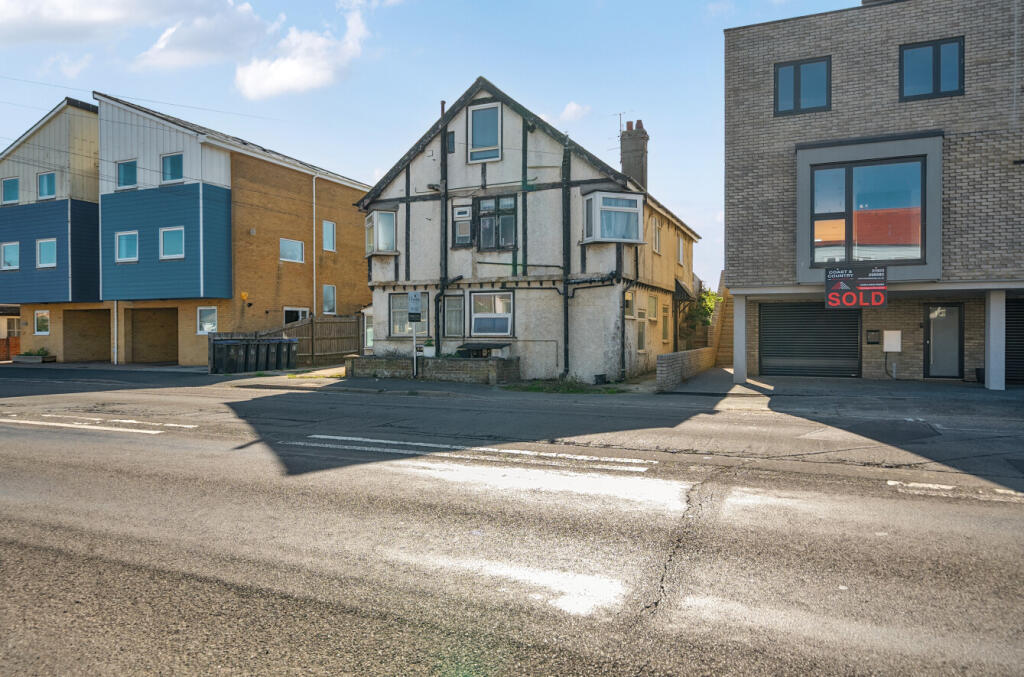 1 bed 1st Floor Flat for rent in Sompting. From Michael Jones & Company - New Homes