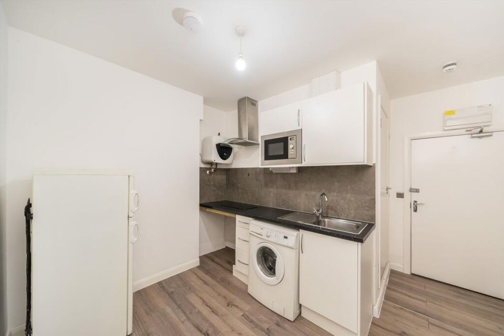 1 bed 1st Floor Flat for rent in Carshalton. From Marsh & Parsons - Tooting