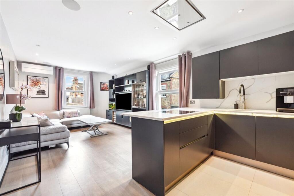 4 bed 1st Floor Flat for rent in Streatham. From Marsh & Parsons - Tooting