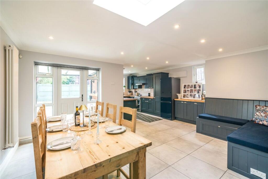 4 bed Detached for rent in Merton. From Marsh & Parsons - Tooting
