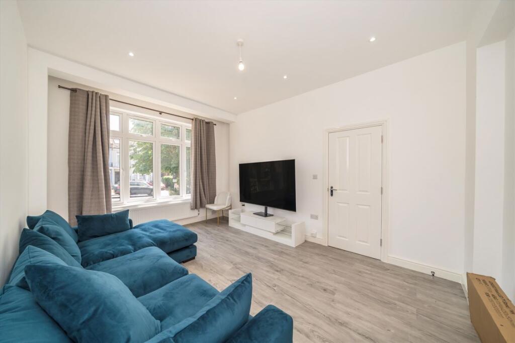 4 bed Detached for rent in Streatham. From Marsh & Parsons - Tooting