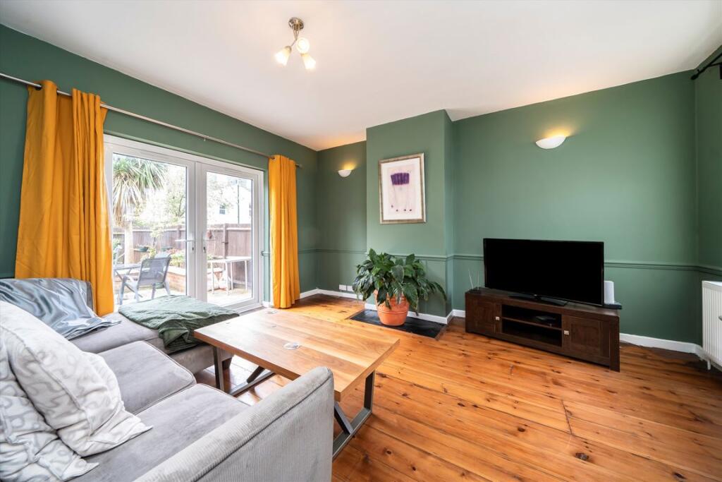 4 bed Detached for rent in Streatham. From Marsh & Parsons - Tooting 4 bed Detached for rent in Streatham. From Marsh & Parsons - Tooting