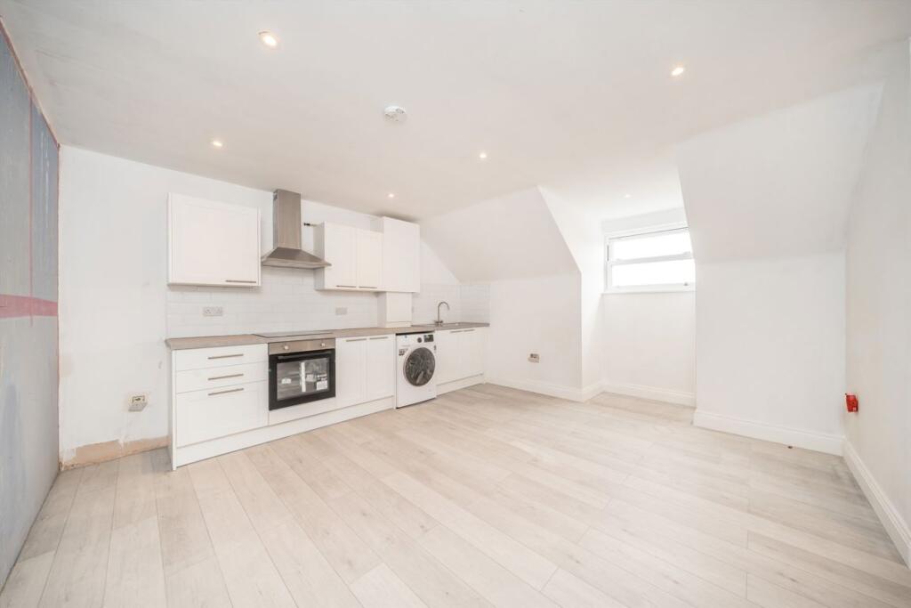 2 bed 1st Floor Flat for rent in Streatham. From Marsh & Parsons - Tooting