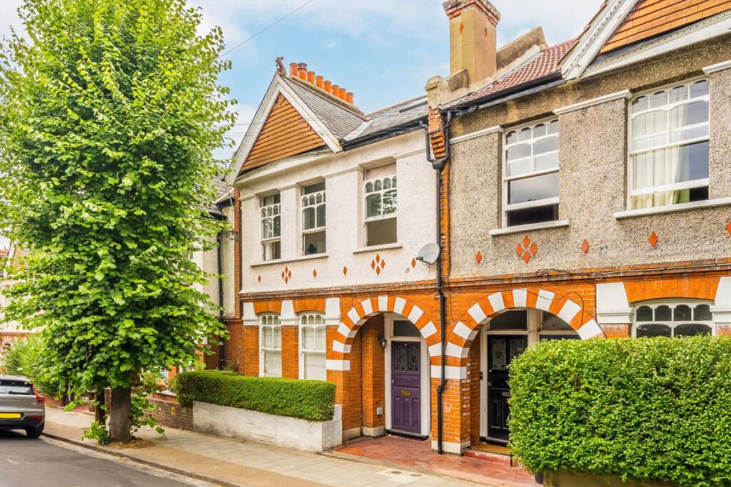 3 bed 1st Floor Flat for rent in Streatham. From Marsh & Parsons - Tooting 3 bed 1st Floor Flat for rent in Streatham. From Marsh & Parsons - Tooting