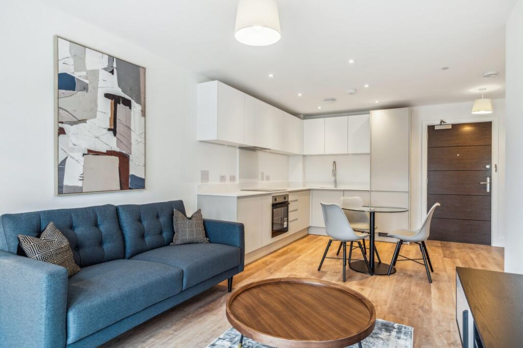 1 bed Apartment for rent in Hitchambury. From The Frost Partnership - Slough