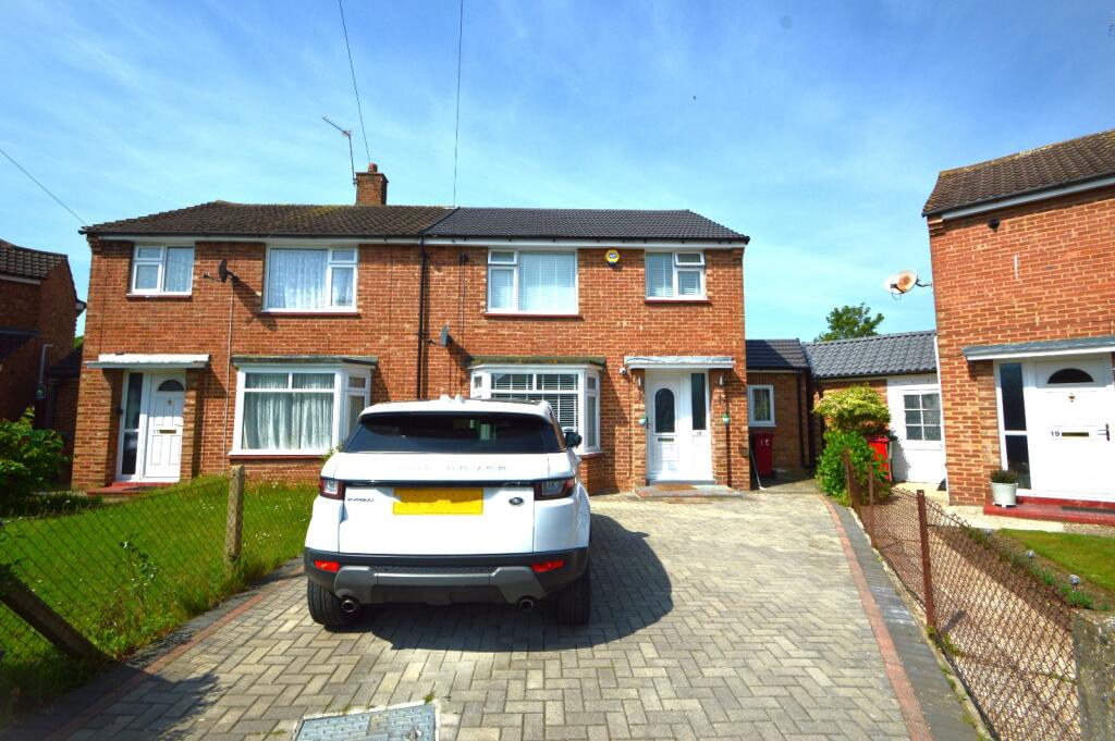 3 bed Detached for rent in Slough. From The Frost Partnership - Slough