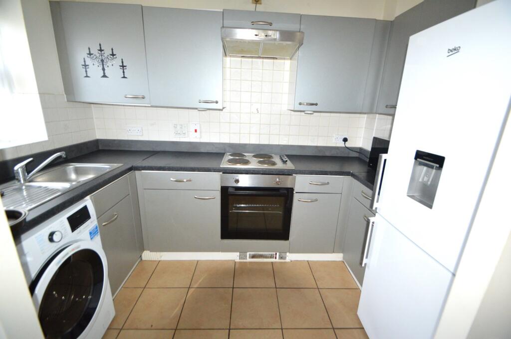 2 bed Apartment for rent in Hitchambury. From The Frost Partnership - Slough