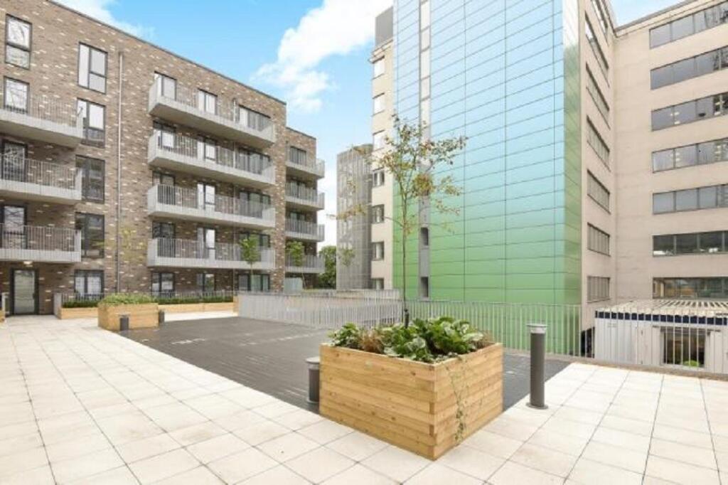 2 bed Apartment for rent in Slough. From The Frost Partnership - Slough
