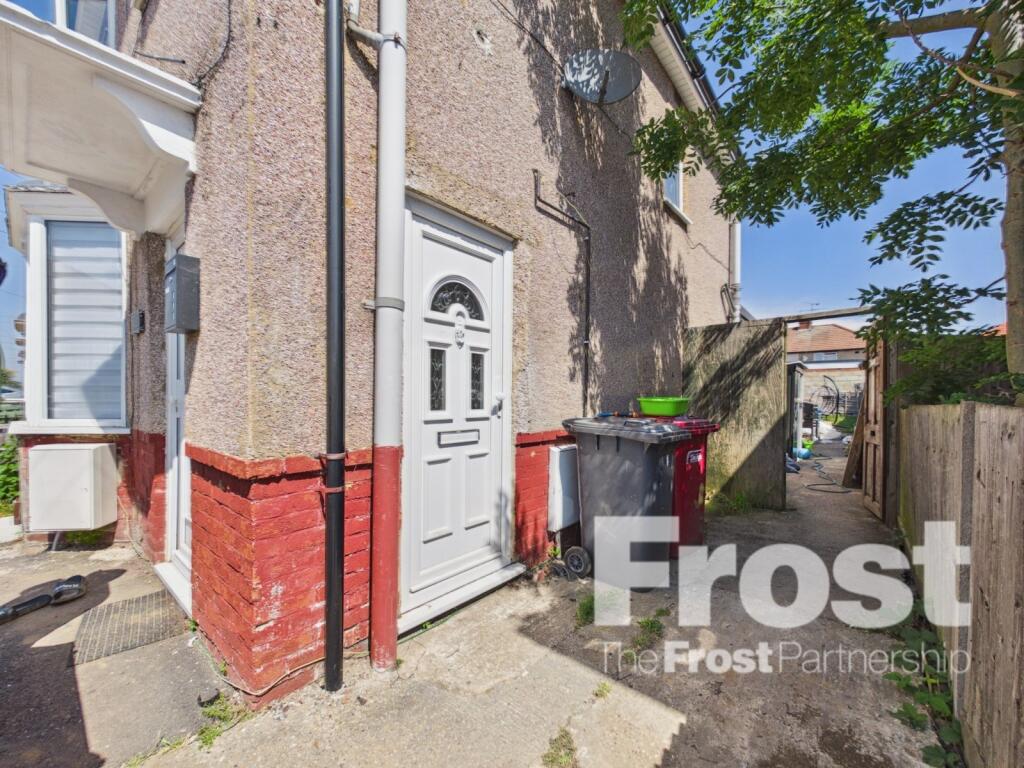 1 bed Annexe for rent in Farnham Royal. From The Frost Partnership - Slough 1 bed Annexe for rent in Farnham Royal. From The Frost Partnership - Slough