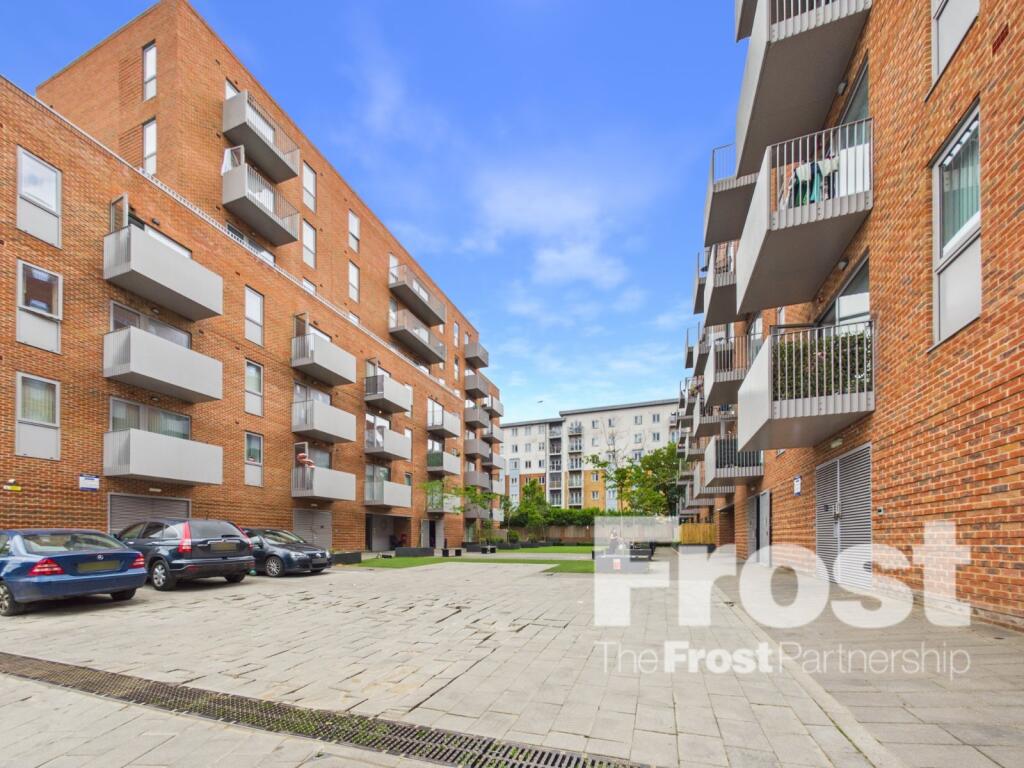 2 bed Apartment for rent in Farnham Royal. From The Frost Partnership - Slough