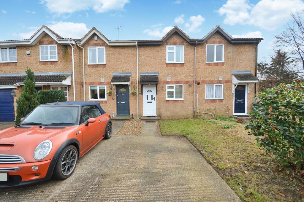 2 bed Mid Terraced House for rent in Hitchambury. From The Frost Partnership - Slough