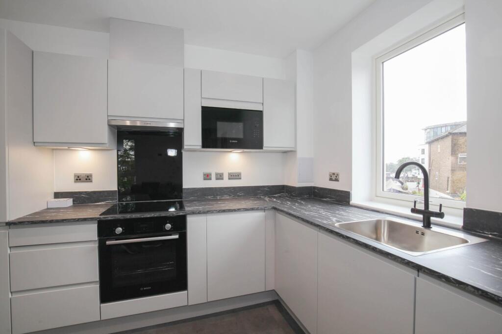 2 bed Apartment for rent in Brentford. From The Frost Partnership - Slough
