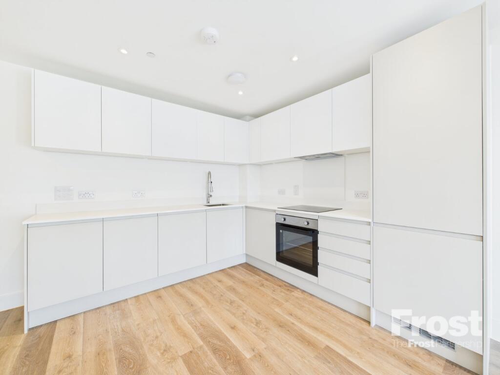 2 bed Apartment for rent in Hitchambury. From The Frost Partnership - Slough 2 bed Apartment for rent in Hitchambury. From The Frost Partnership - Slough