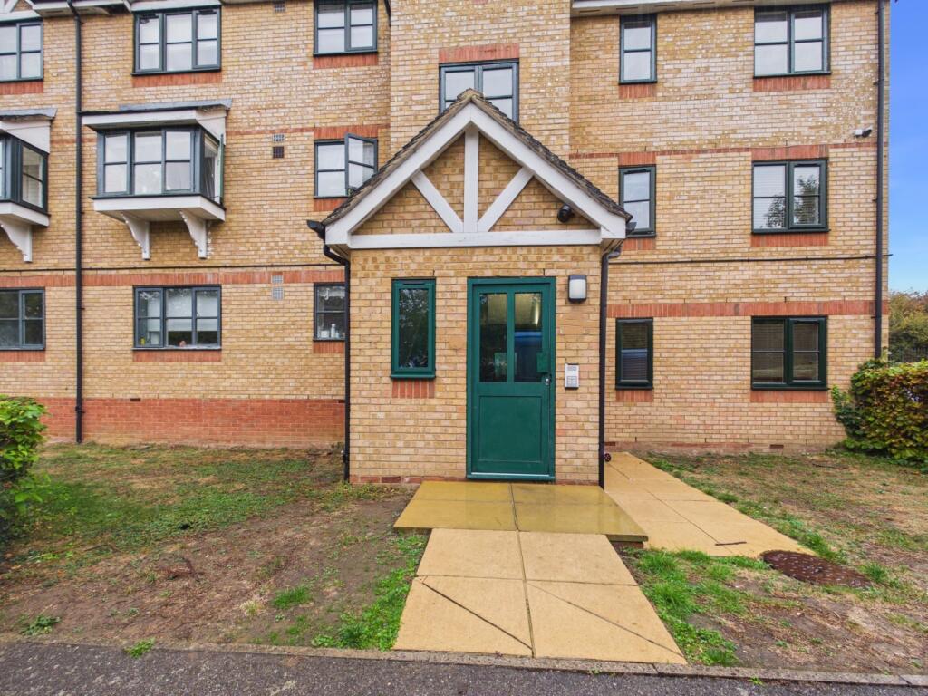 2 bed Apartment for rent in Farnham Royal. From The Frost Partnership - Slough 2 bed Apartment for rent in Farnham Royal. From The Frost Partnership - Slough