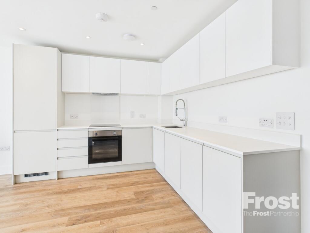 2 bed Apartment for rent in Hitchambury. From The Frost Partnership - Slough 2 bed Apartment for rent in Hitchambury. From The Frost Partnership - Slough