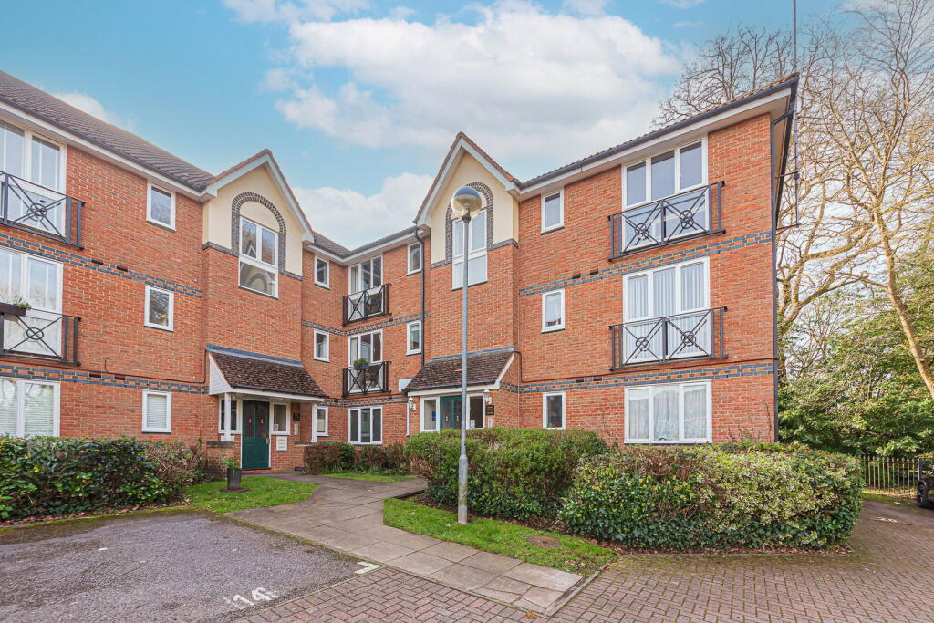 2 bed Apartment for rent in Crowthorne. From Frank Schippers - Crowthorne