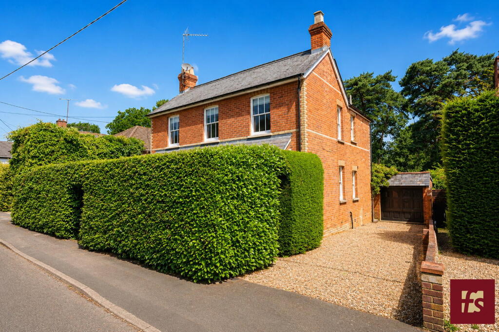 4 bed Detached for rent in Sandhurst. From Frank Schippers - Crowthorne