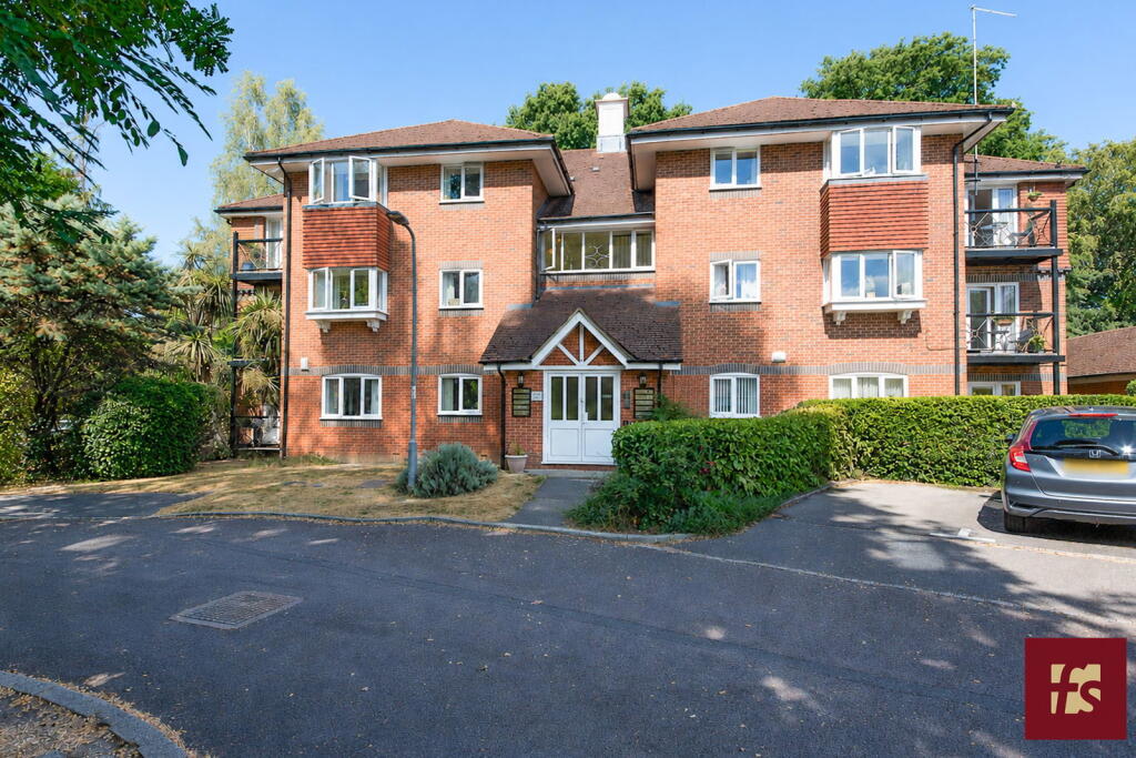 2 bed 1st Floor Flat for rent in Crowthorne. From Frank Schippers - Crowthorne 2 bed 1st Floor Flat for rent in Crowthorne. From Frank Schippers - Crowthorne