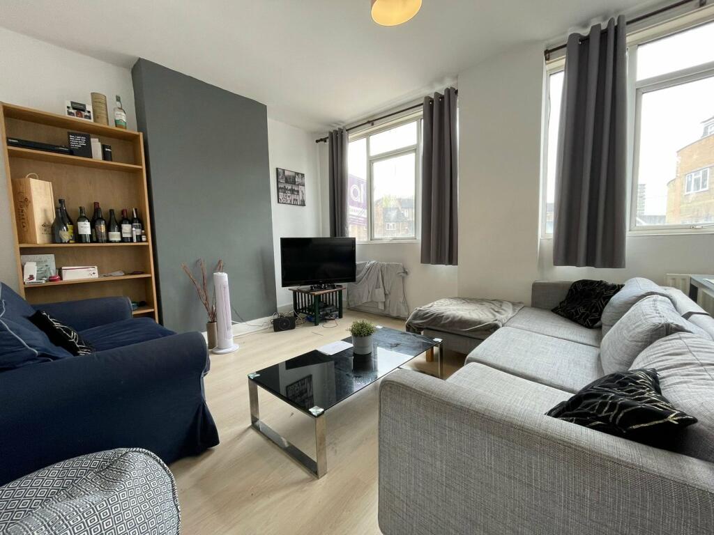 3 bed Flat for rent in Battersea. From Absolute Living