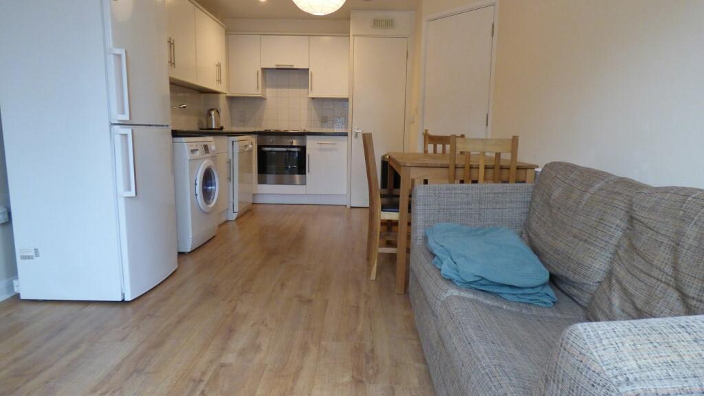 2 bed Flat for rent in Clapham. From Absolute Living