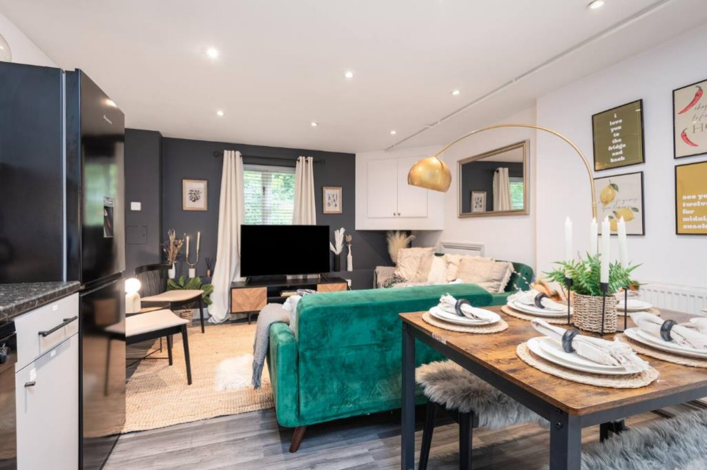 5 bed Town House for rent in Canterbury. From Absolute Living - London