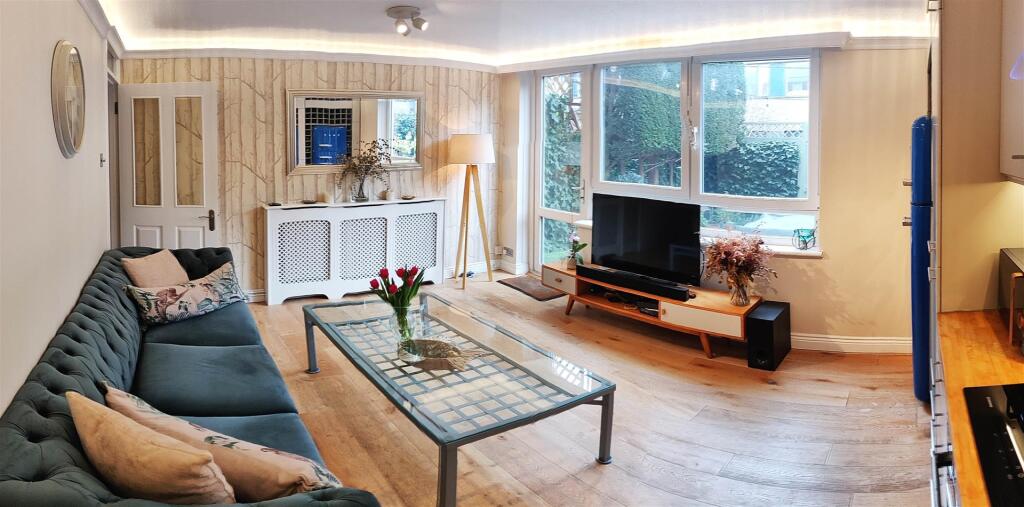 3 bed Semi Detached for rent in Battersea. From Absolute Living - London