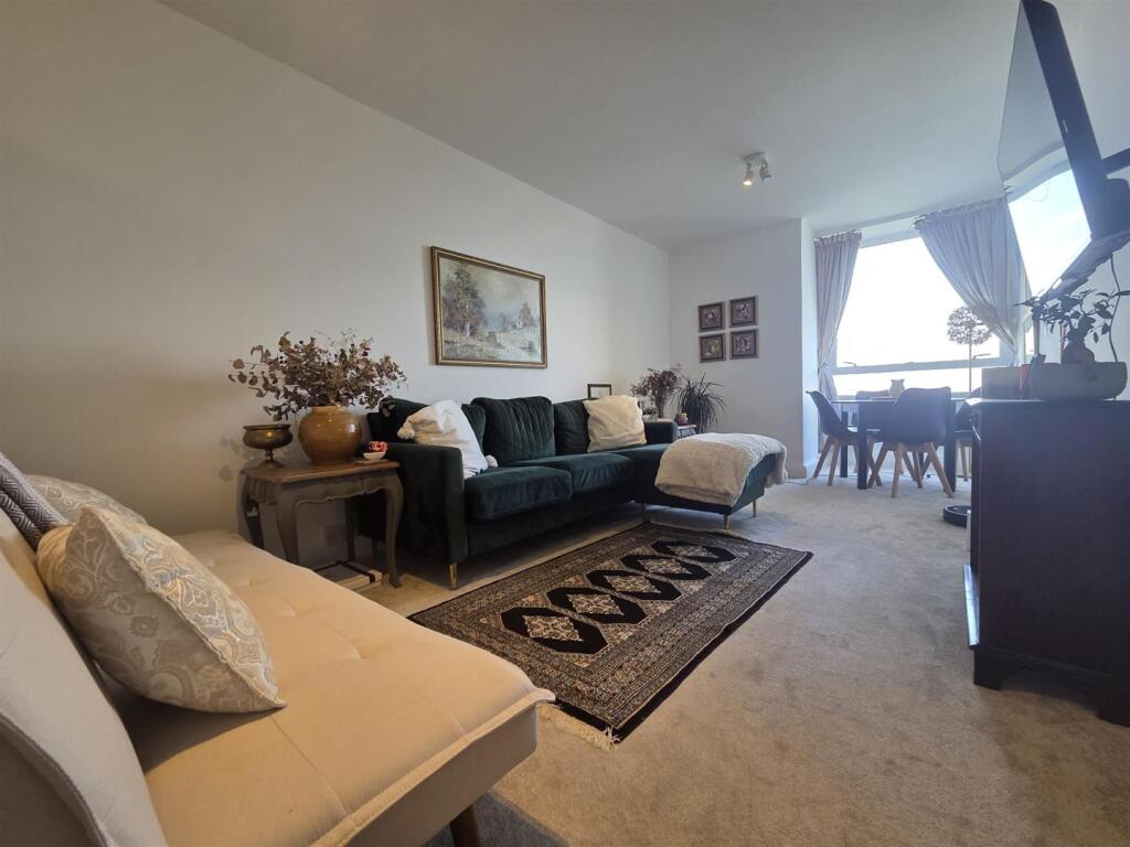 1 bed 1st Floor Flat for rent in Battersea. From Absolute Living - London