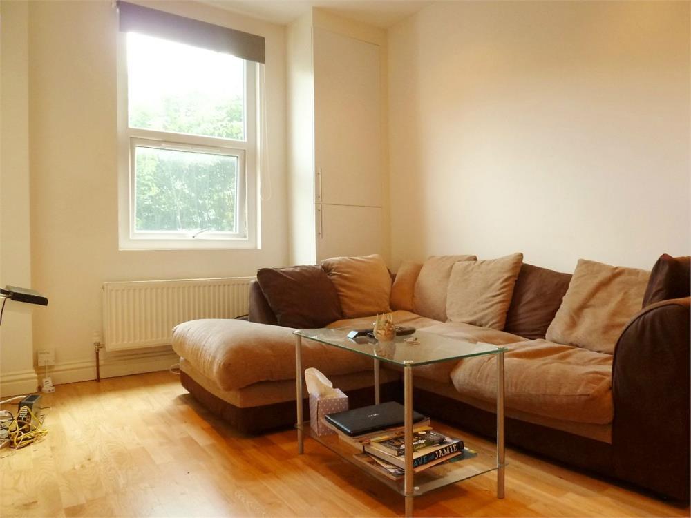 2 bed 1st Floor Flat for rent in Battersea. From Absolute Living - London