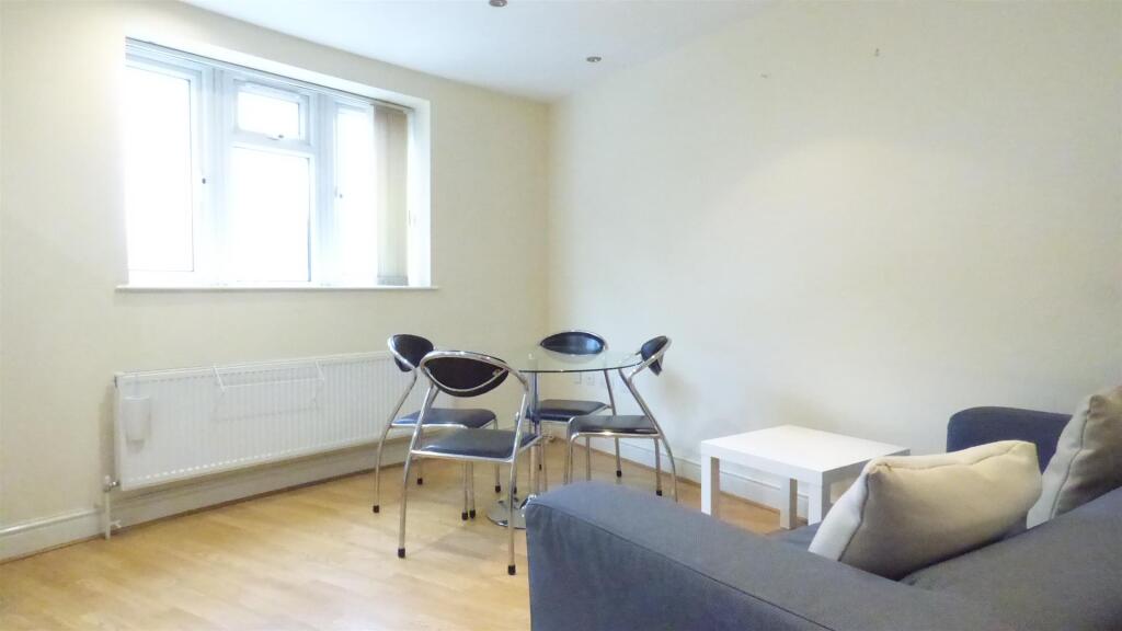 1 bed 1st Floor Flat for rent in Battersea. From Absolute Living - London